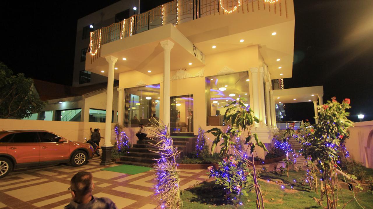 Hotel Sai Dharam Palace Shirdi Exterior foto